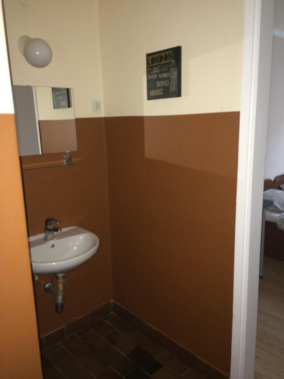 Simple Accommodation Vodmat Ljubljana Room photo